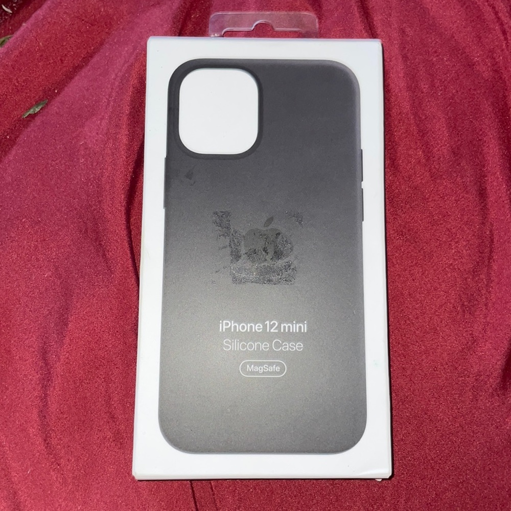 MegSafe silicone case iPhone 12 mini